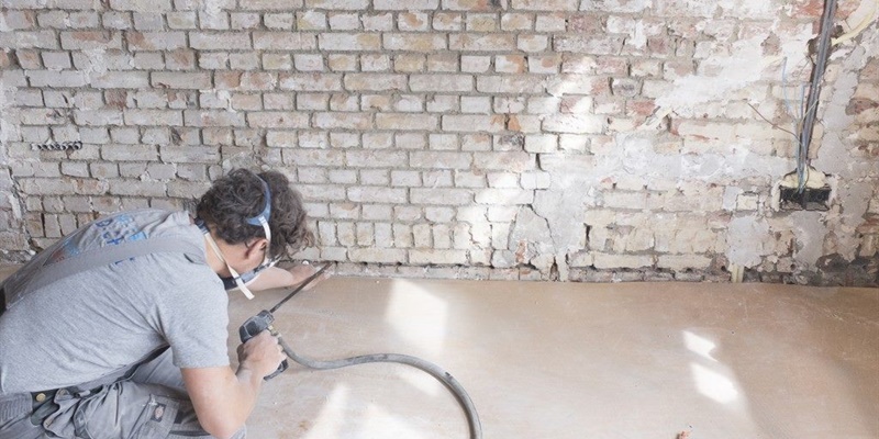 Muurinjectie tegen opstijgend vocht door RenoWorks